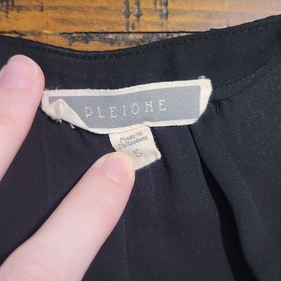 Pleione Short Sleeve V-Neck Layered Sleeve Blouse - Picture 6 of 9